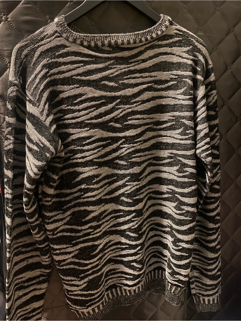 🦓 Vintage Versace Jeans Couture Medusa Head Zebra Print Knit Sweater M - Picture 2 of 7